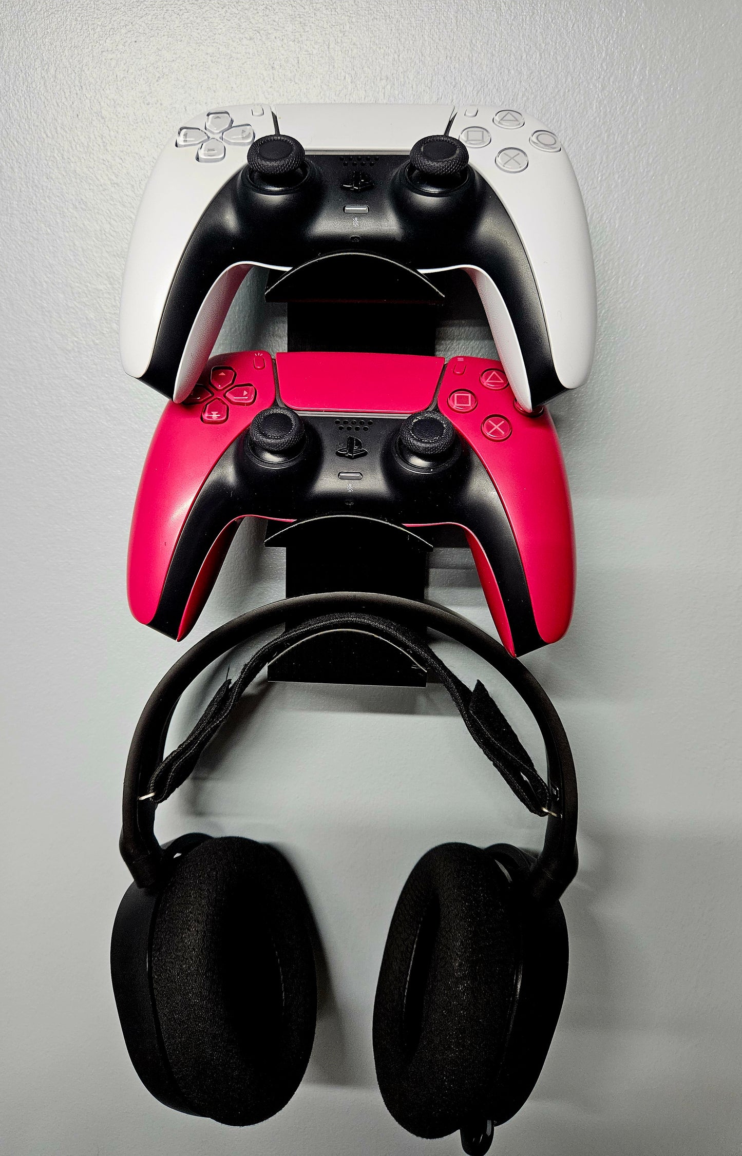 Controller and Headset Wall Mount